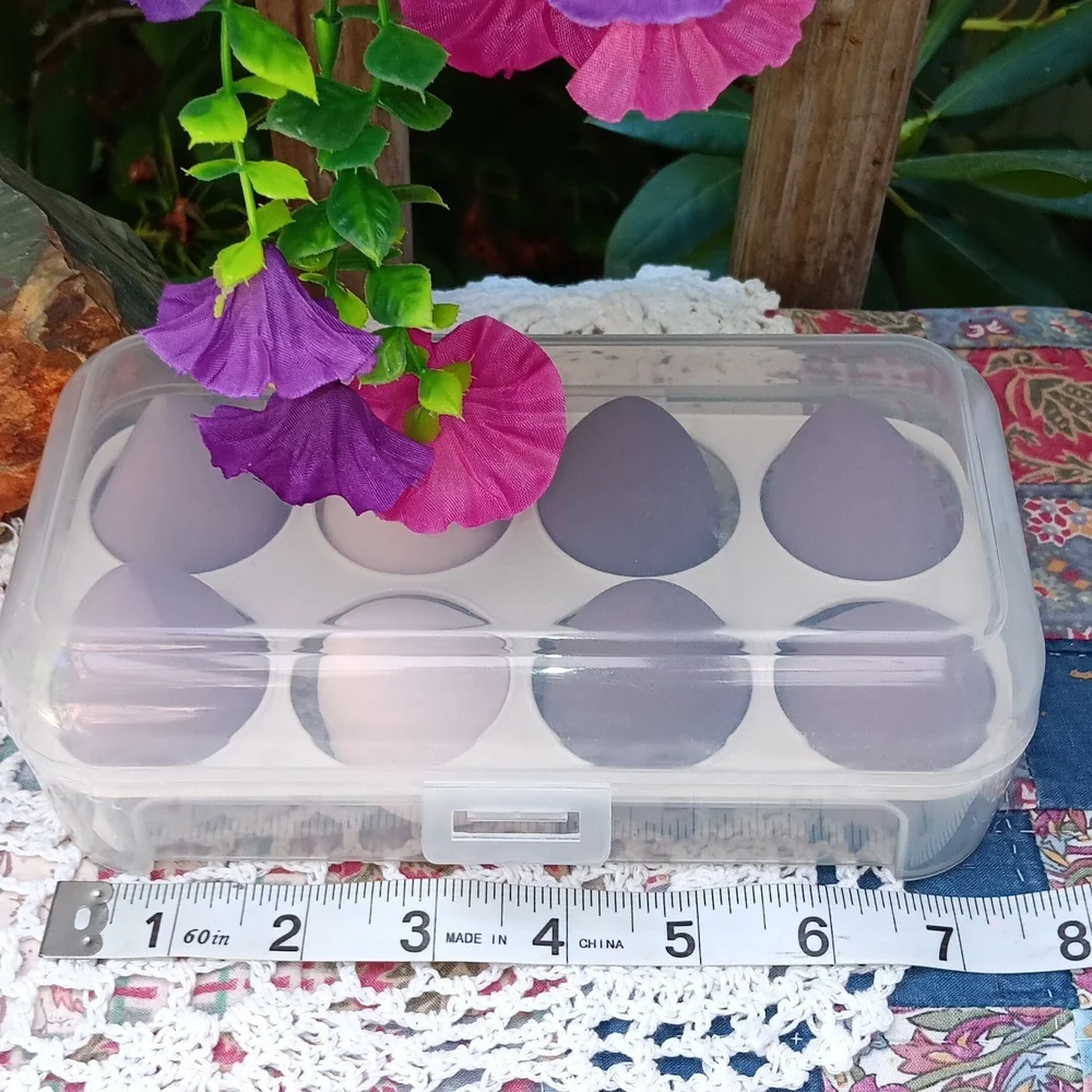 🆕️MAGIC PURPLE SET OF 8 MAKEUP SPONGES IN PLASTIC PROTECTIVE SNAP CASE